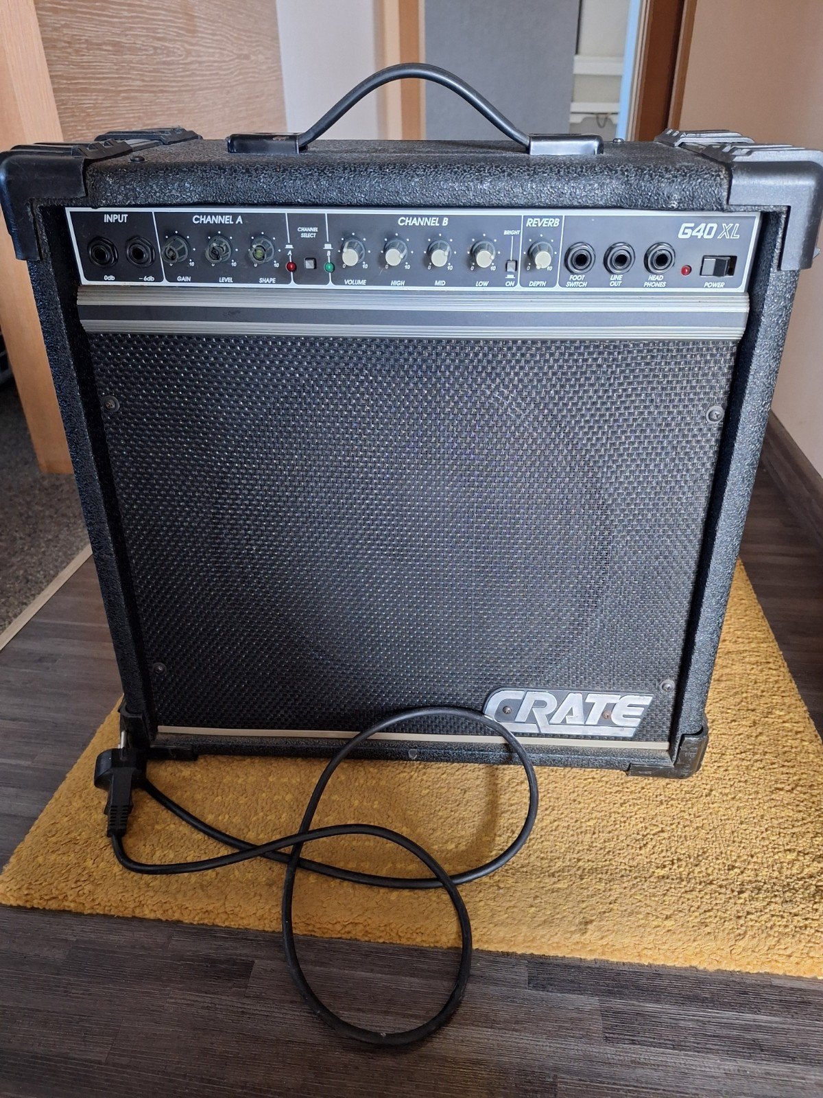 Vintage gitaarversterker., Ophalen