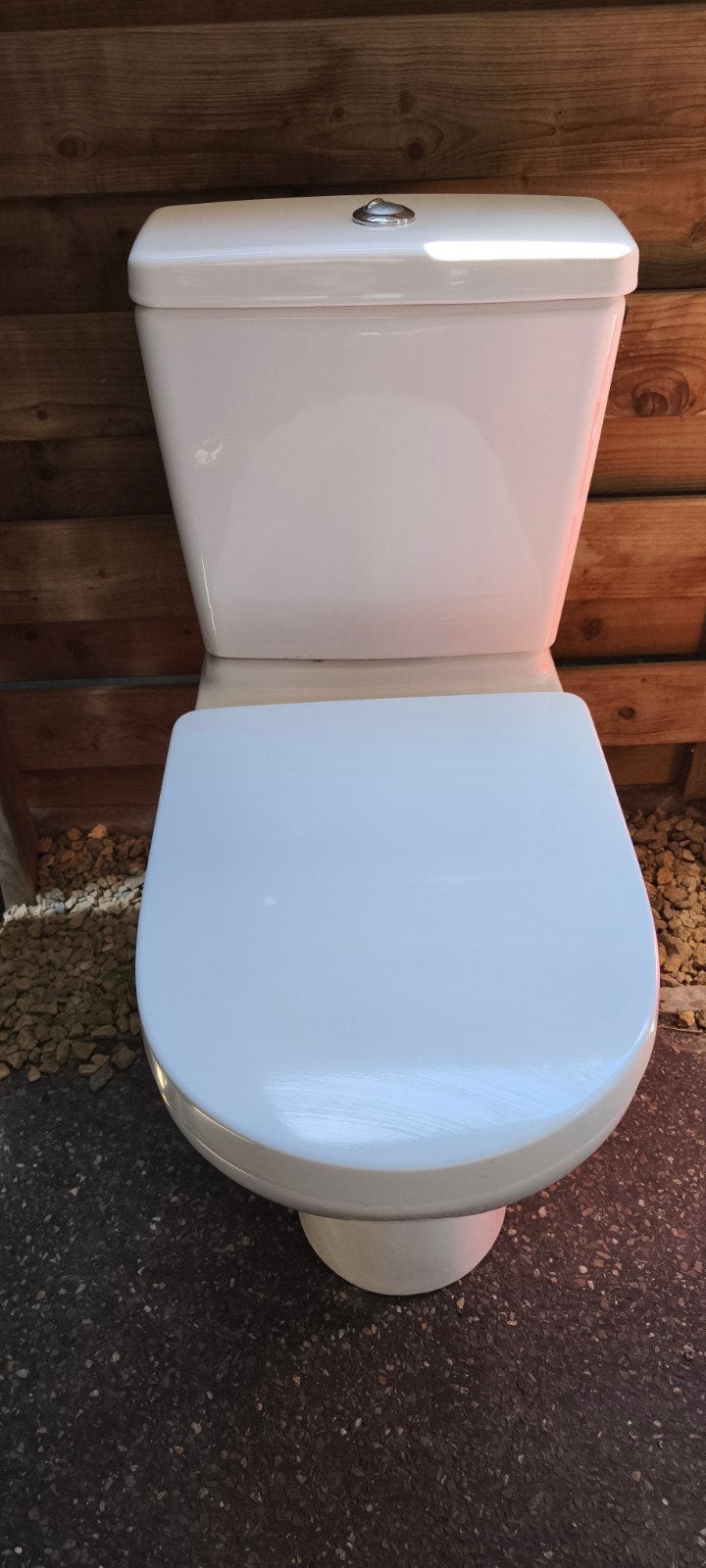 Villeroy & Boch toilet met stortbak. Wc , toilet., Ophalen, Toilet