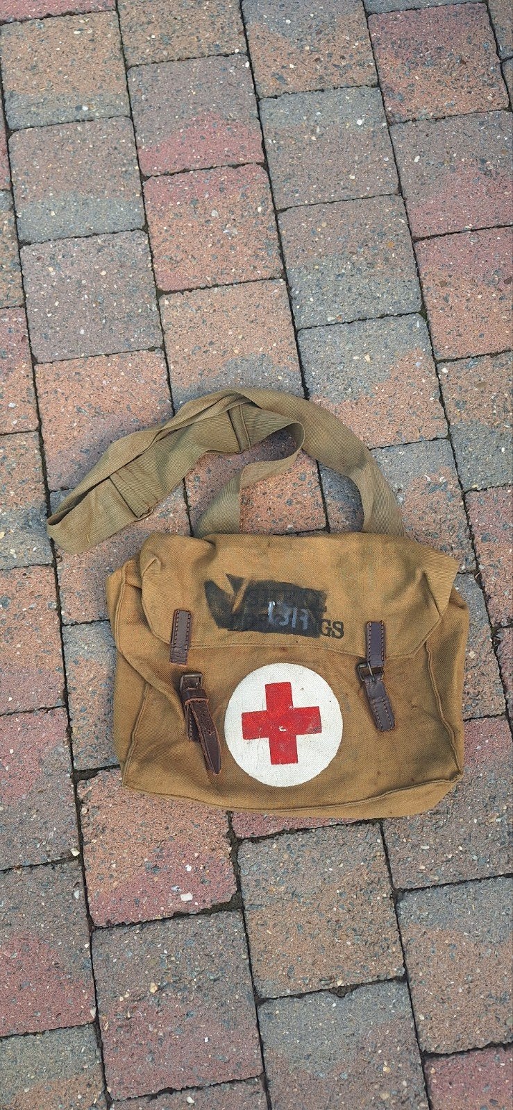 Sac medic anglais 1940, Enlèvement