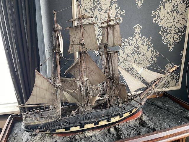 Driemaster modelboot, Hobby en Vrije tijd, Modelbouw | Boten en Schepen, Ophalen, Gebruikt