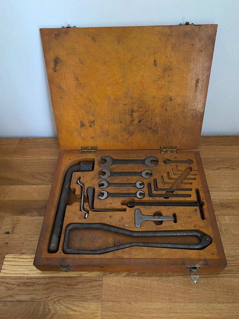 Coffret d’outillage Bentley vintage, Antiquités & Art, Antiquités | Outils & Instruments, Enlèvement