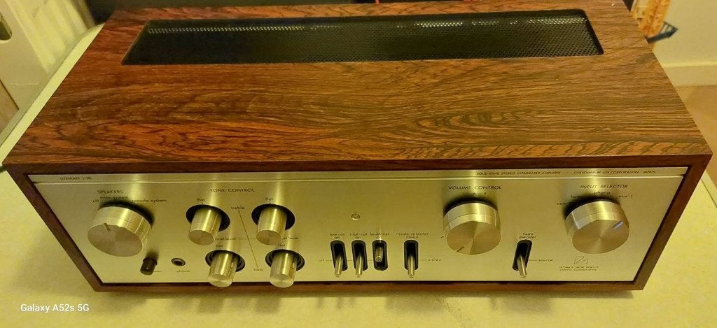 LUXMAN L-30 VERSTERKER WOODCASE, Audio, Tv en Foto, Overige merken, Ophalen of Verzenden, Zo goed als nieuw, 60 tot 120 watt