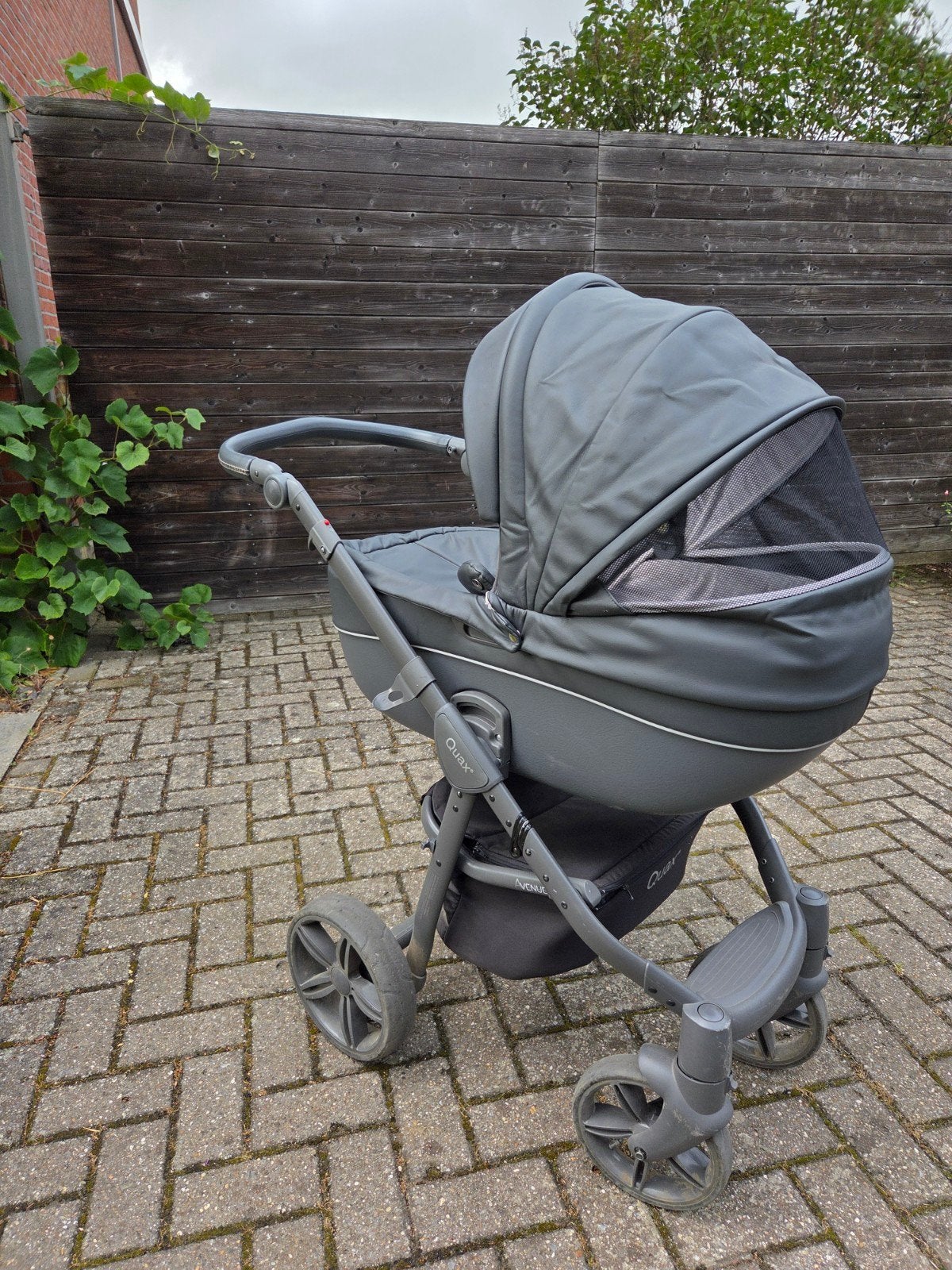 Grijze kinderwagen Quax Avenue, Enfants & Bébés, Poussettes & Combinaisons, Enlèvement, Utilisé, Poussette, Autres marques