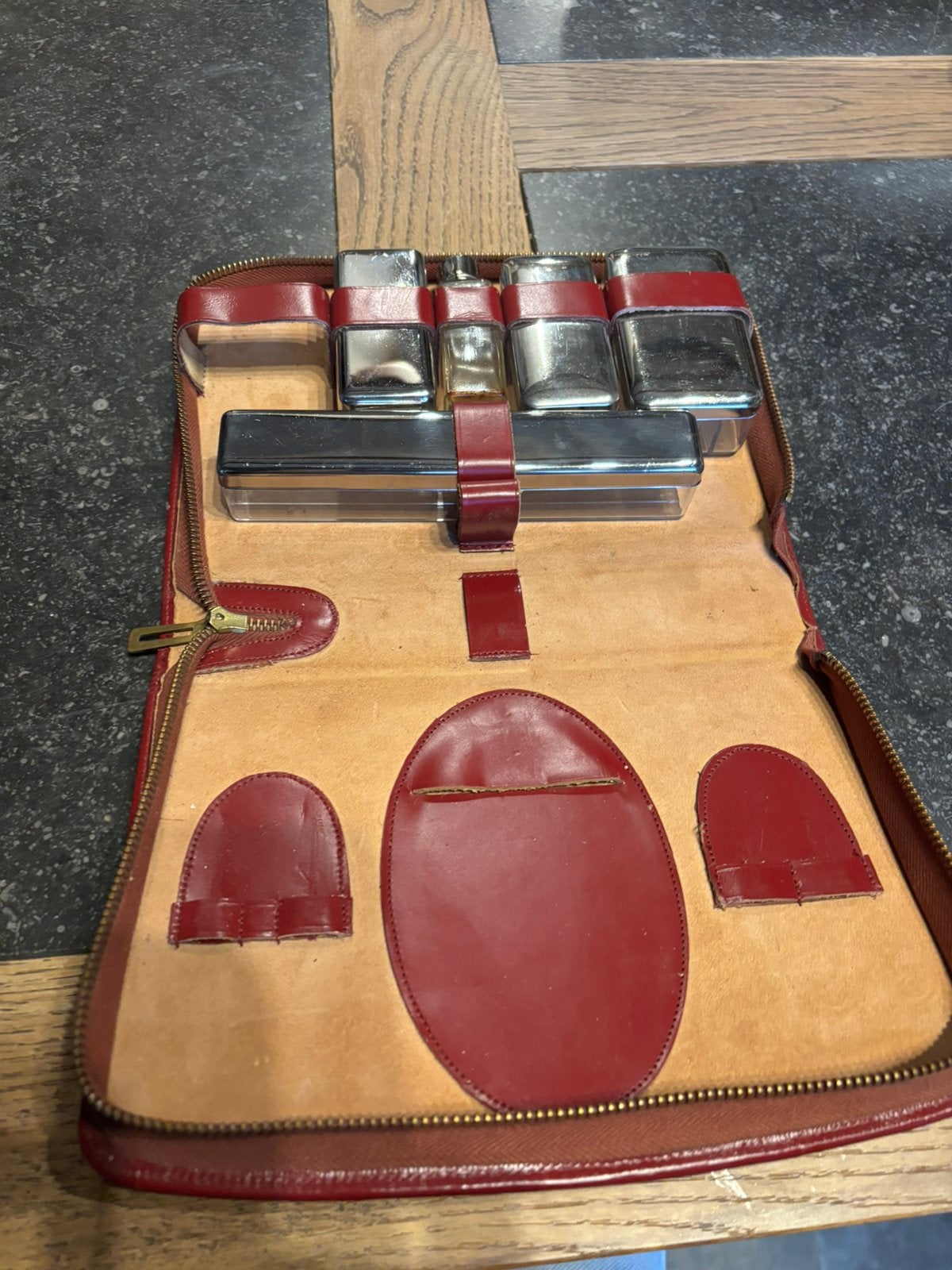 Trousse de toilette vintage en cuir annees 1950-60 incomplèt, Enlèvement ou Envoi, Comme neuf