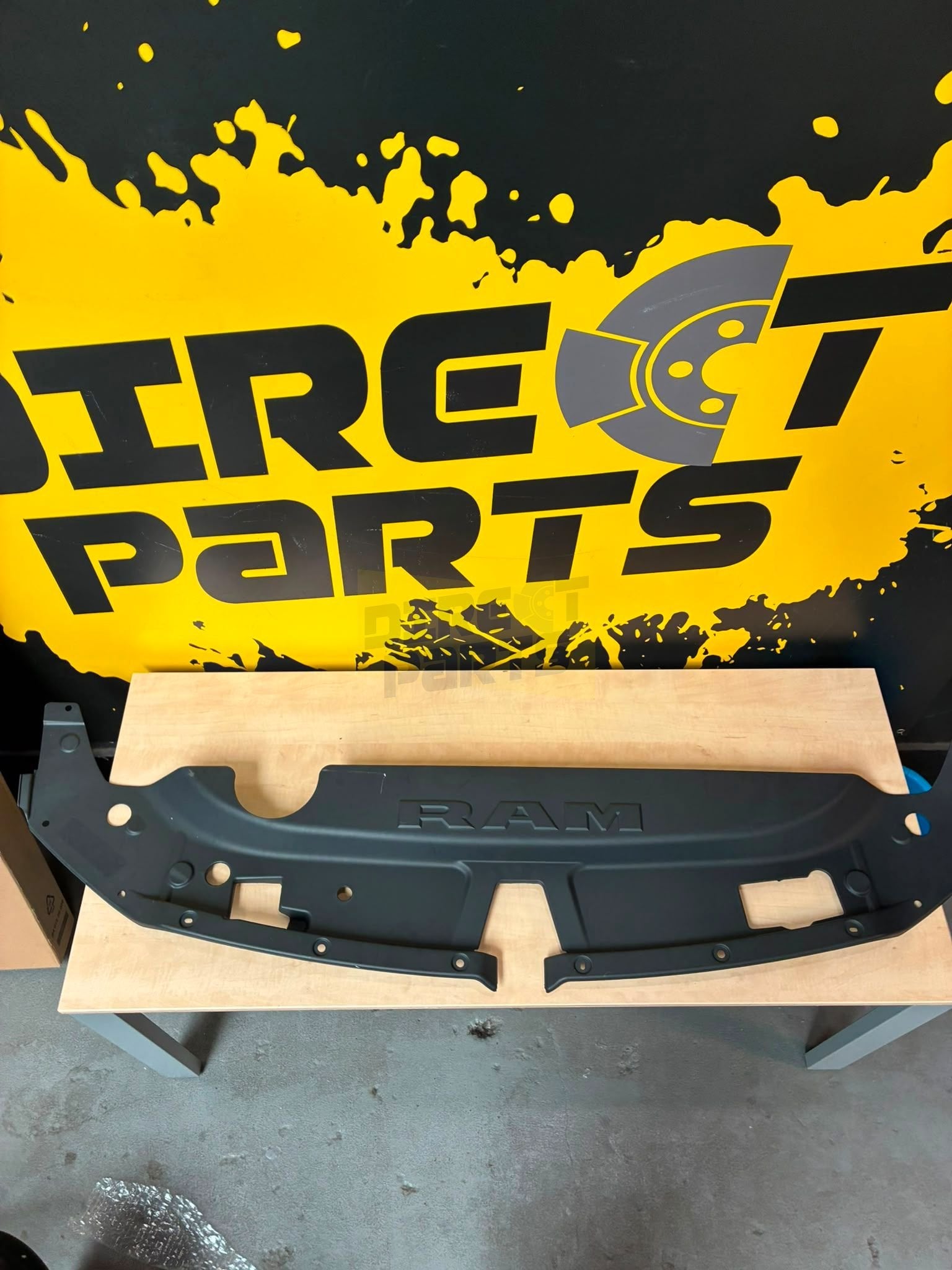 Dodge RAM (1/22->) Radiateur frontpaneel origineel! 68294551, Autos : Pièces & Accessoires, Neuf, -, Dodge, -