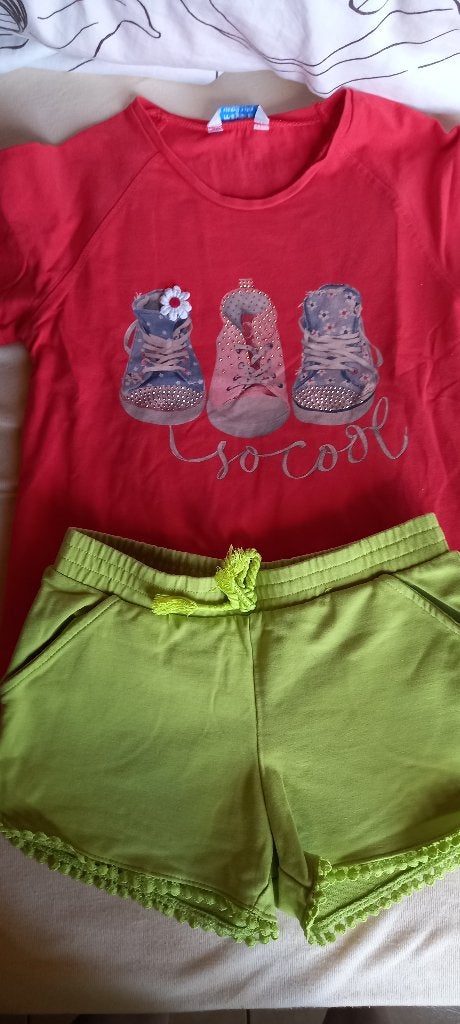 groene en rode set mayoral short en T-shirt maat 122, Meisje, MAYORAL, Ophalen of Verzenden, Zo goed als nieuw