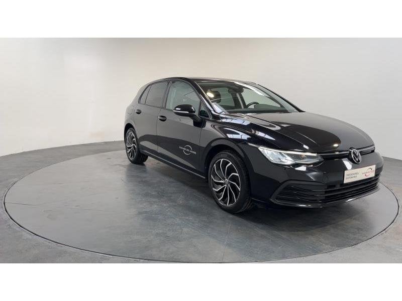 Volkswagen Golf VIII Life, Auto's, https://public.car-pass.be/vhr/d0b6fd2a-72cd-4812-8d71-78ba950aa2d3, Zwart, Bedrijf, Handgeschakeld