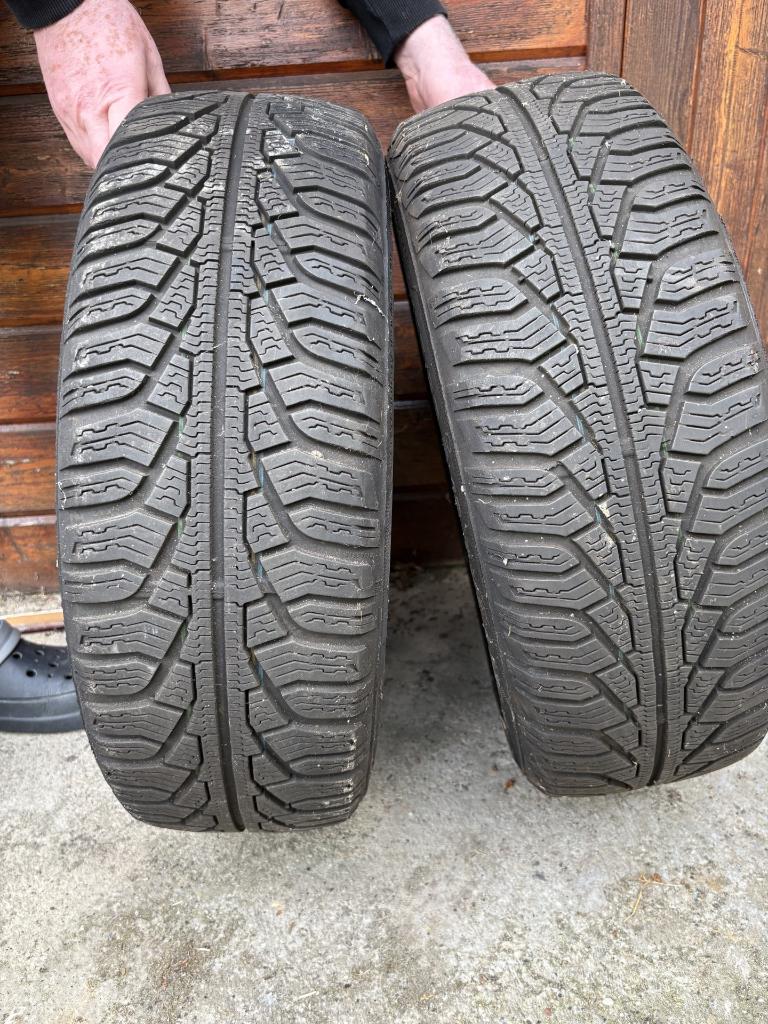 2 roues neige UNIROYAL, Ophalen, Gebruikt, 15 inch, Banden en Velgen