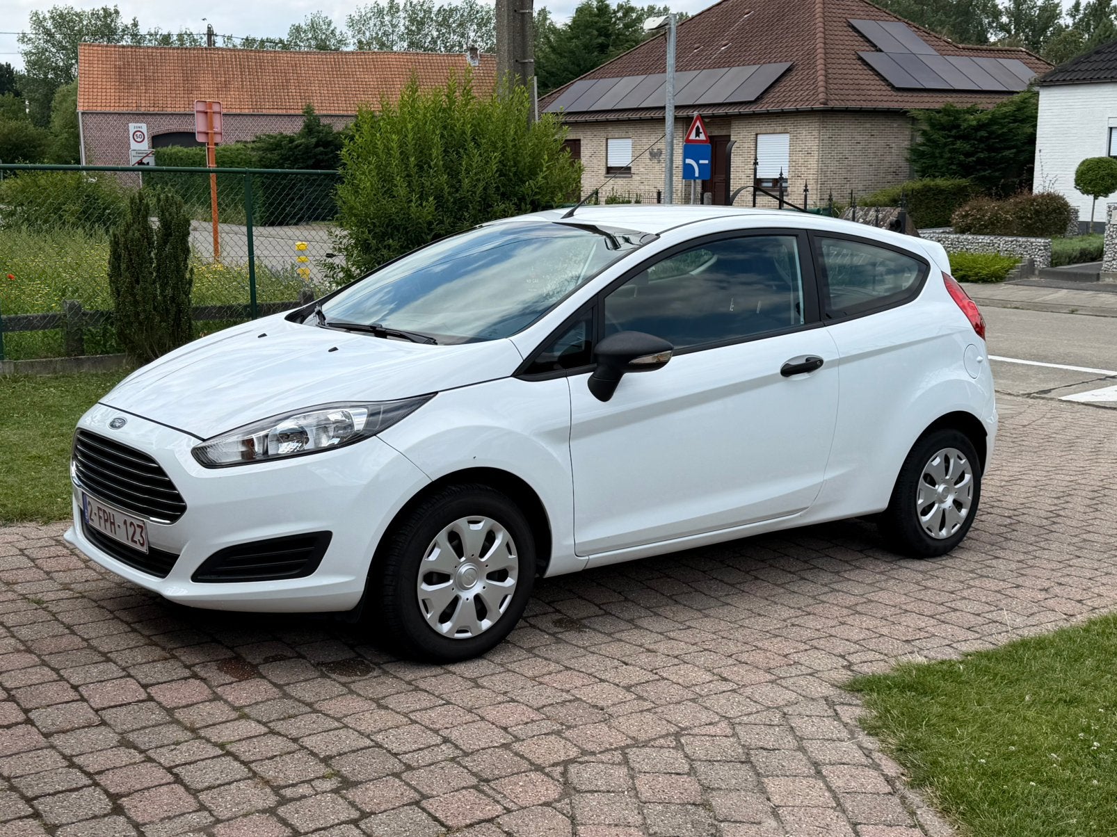 Ford fiesta 1.2, Auto's, Ford, Voorwielaandrijving, Stof, Zwart, 4 cilinders