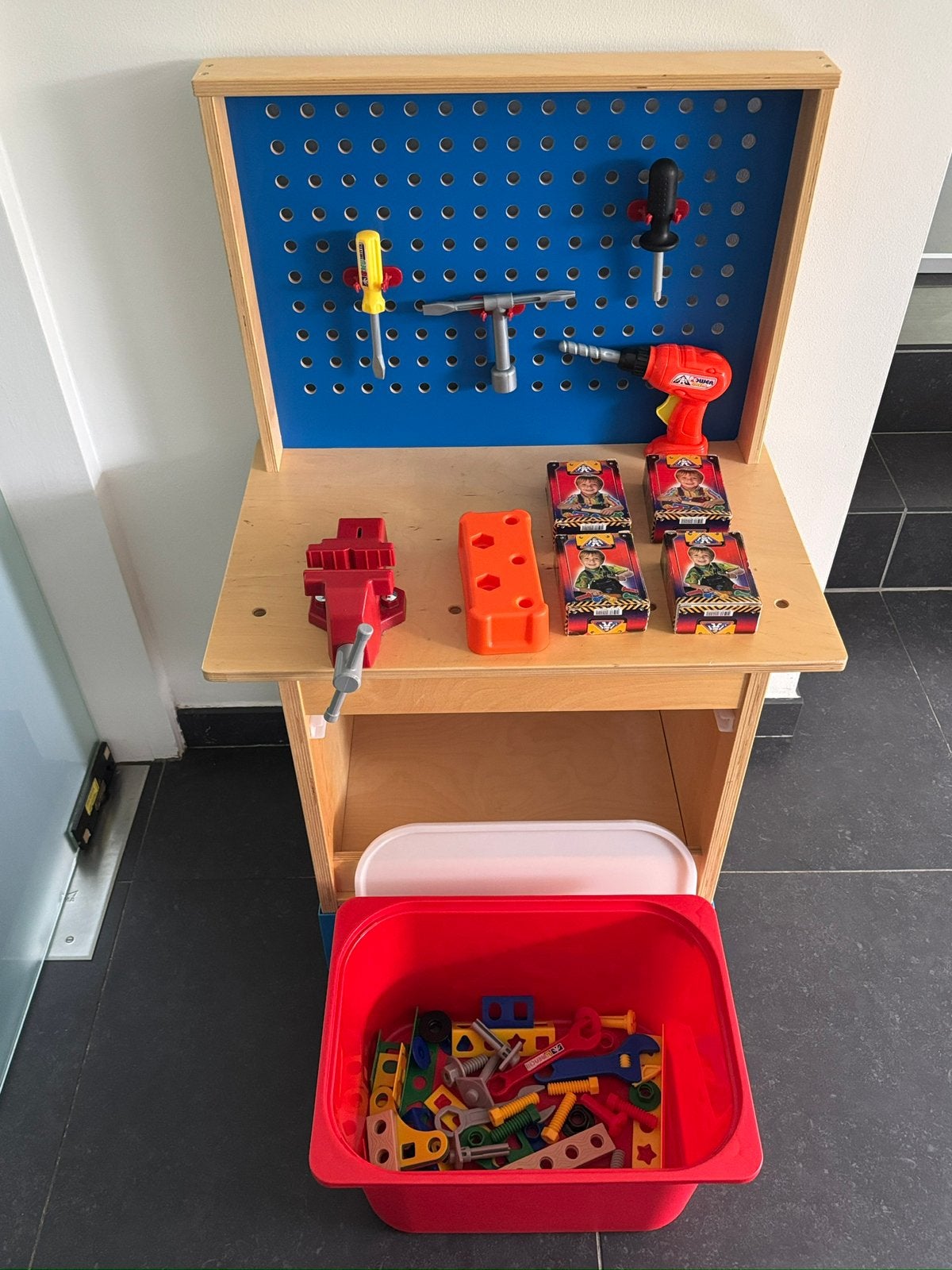 Werkbank voor de kids, Ophalen, Zo goed als nieuw