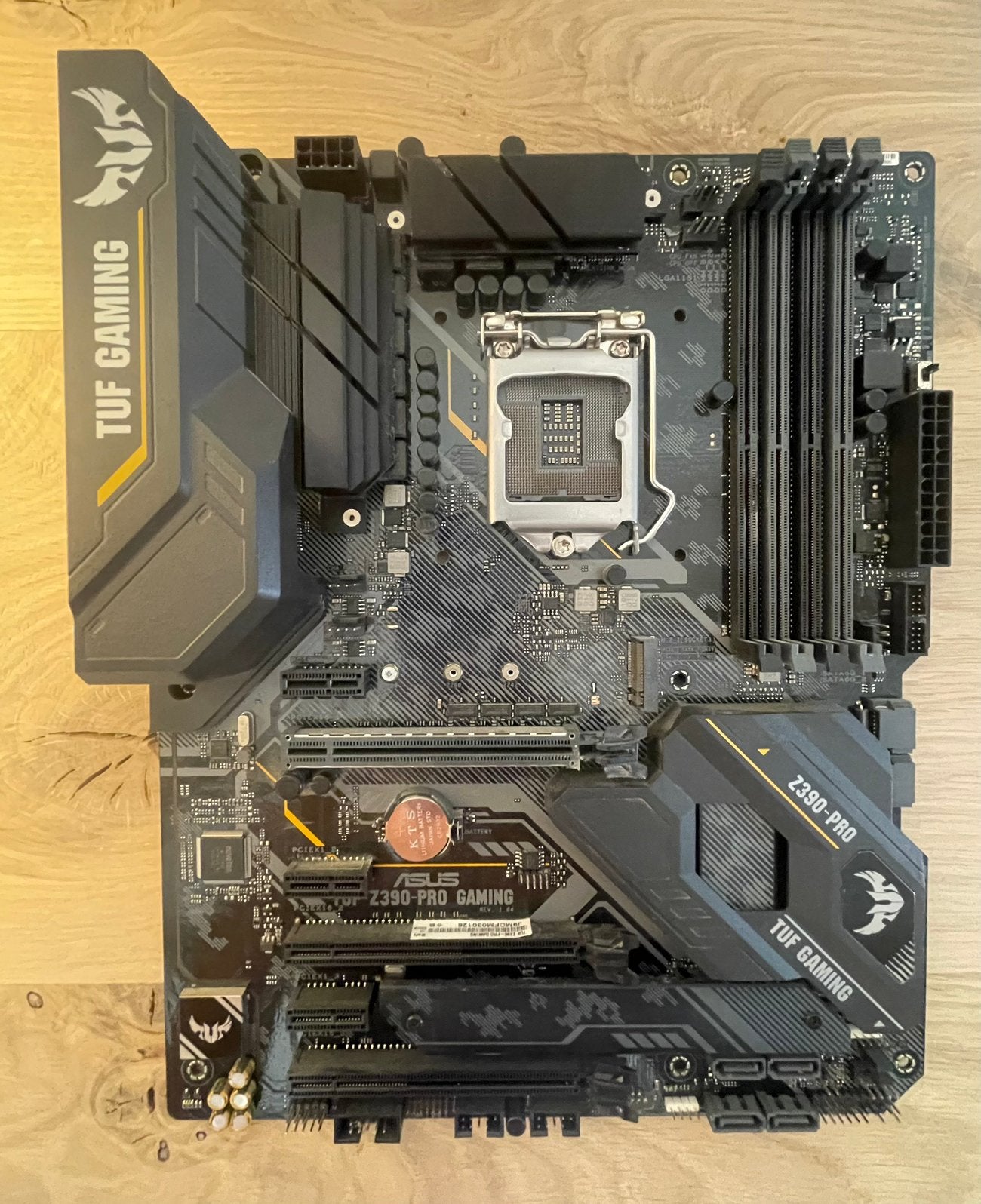 Asus TUF Z390-Pro Gaming, Informatique & Logiciels, Cartes mères, Enlèvement, Comme neuf