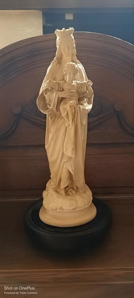 Statue de Marie et de l'Enfant, Enlèvement