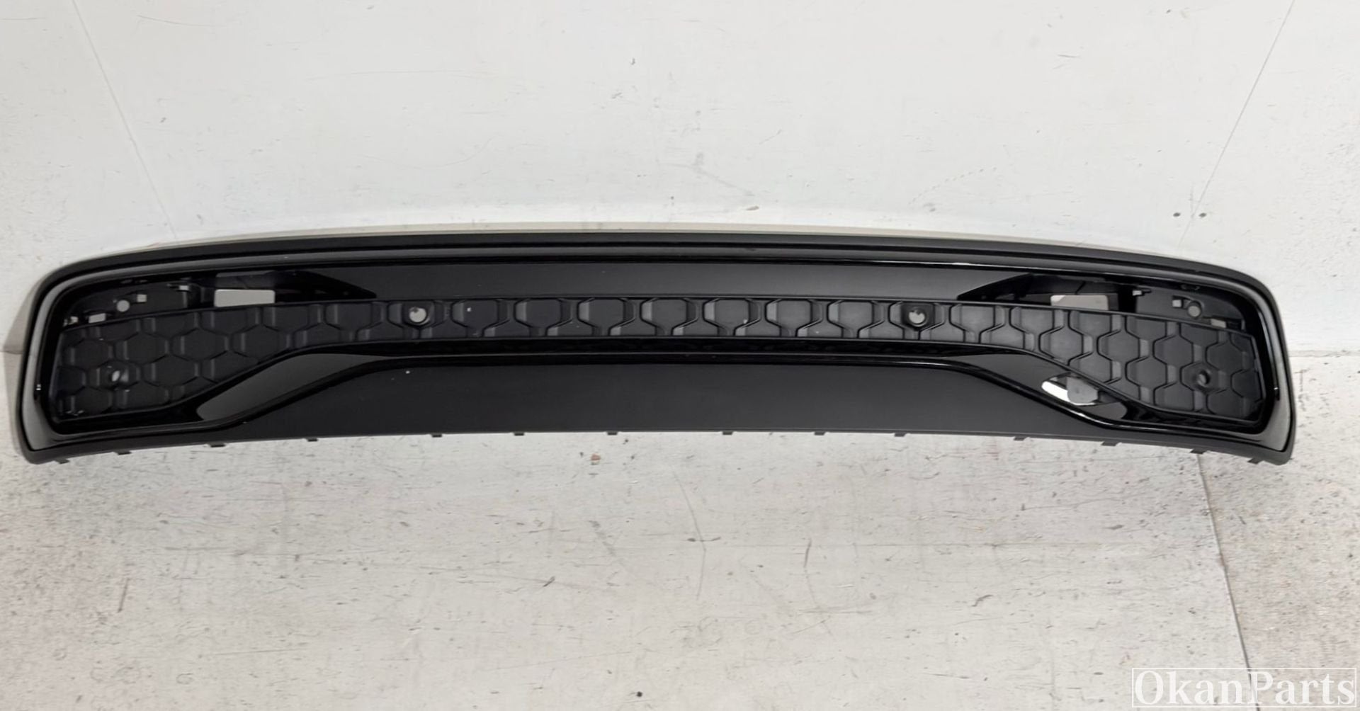 Audi Q5 III S-line Diffuser 8MA807823A, Info@fabrikant.eu, Fabrikantstraat 1
1000 AA  Amsterdam, NL, Achter, Bumper