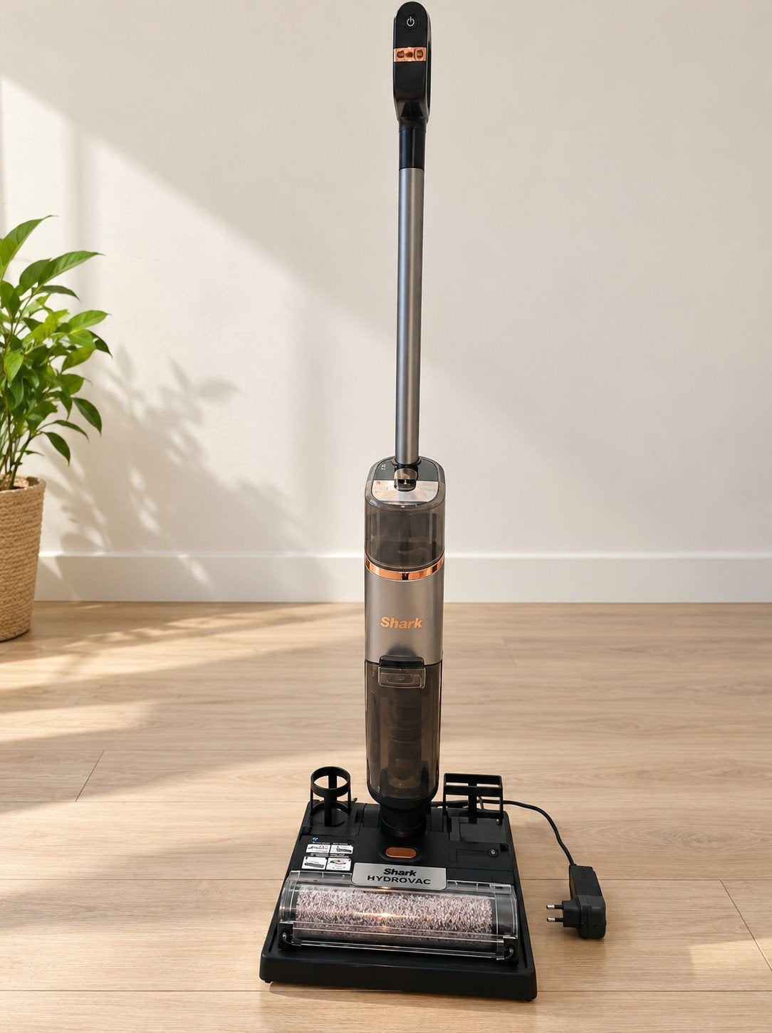 Shark HydroVac | Aspirateur laveur

Je vends mon Shark Hy, Enlèvement ou Envoi, Comme neuf, Aspirateur balai