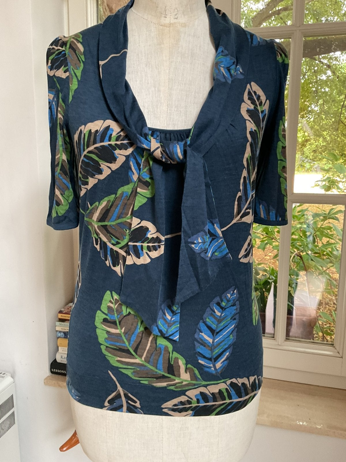T shirt Essentiel Antwerp, maat xs en s, zijde, Kleding | Dames, Topjes, Ophalen of Verzenden, Gedragen, Maat 36 (S), Blauw