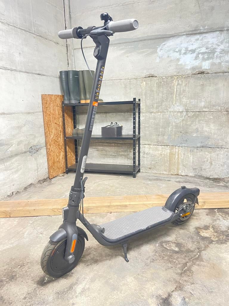 Segway-Ninebot Kickskooter F25E, Fietsen en Brommers, Steps, Ophalen, Nieuw, Elektrische step (E-scooter)