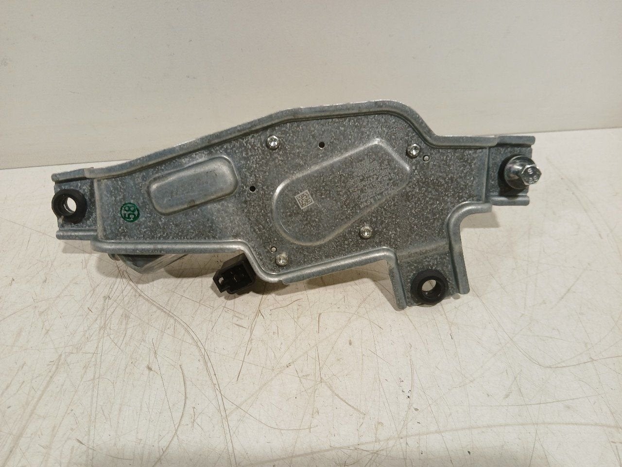 Ruitenwissermotor achter Land Rover Discovery, Onderdelen@venauto.nl, Van der Ven Autorecycling B.V., Ettenseweg 76, 4706 PB Roosendaal, The Netherlands