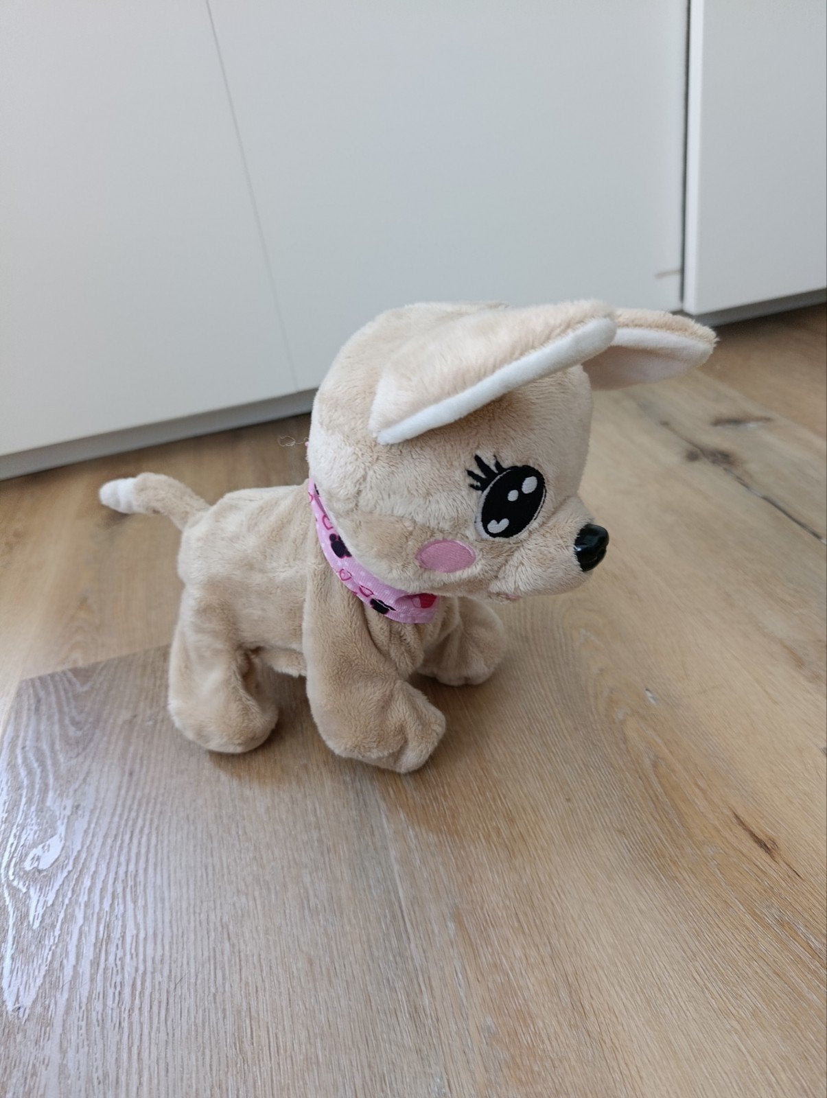 Twee speelgoed hondjes die blaffen en stappen., Kinderen en Baby's, Speelgoed | Knuffels en Pluche, Ophalen