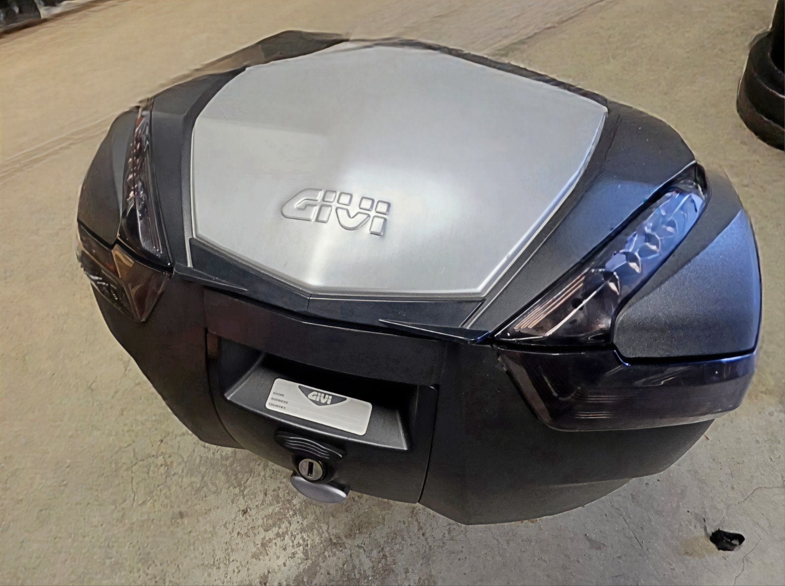 GIVI V47 Tech Monokey koffer + Rugsteun (incl. T-Max 530, Ophalen, Zo goed als nieuw