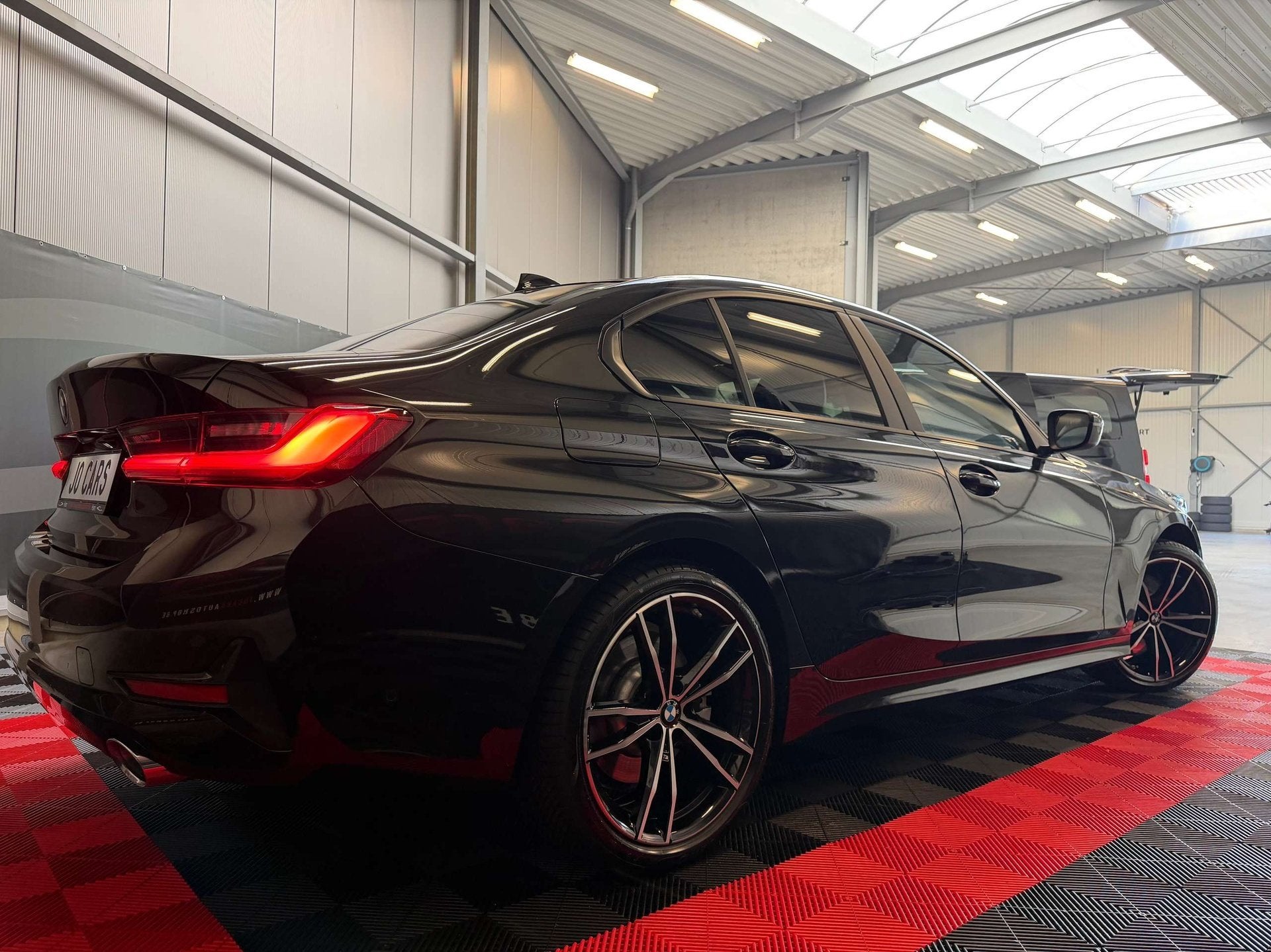 BMW 330 e/Leder/Zetel-V/H&K/Led/Ambi/Virtual/Carplay/19inc/, Auto's, Automaat, Gebruikt, 4 cilinders, Zwart