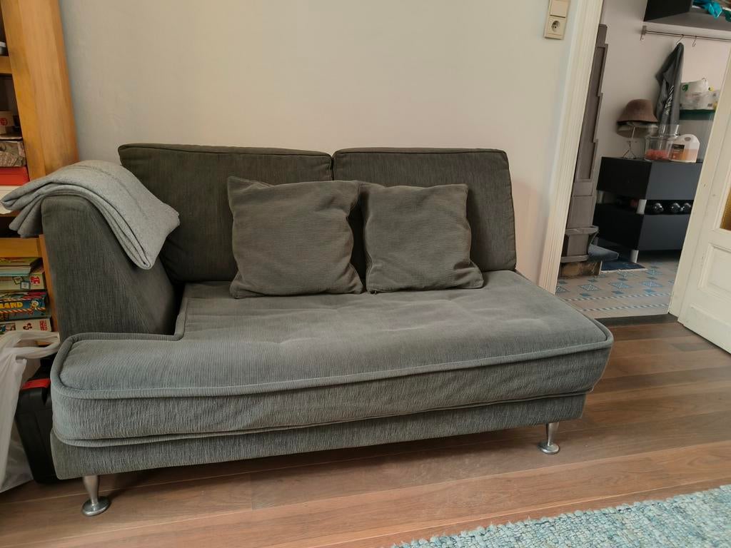 Compacte stijlvolle grijze corduroy zetel, Ophalen