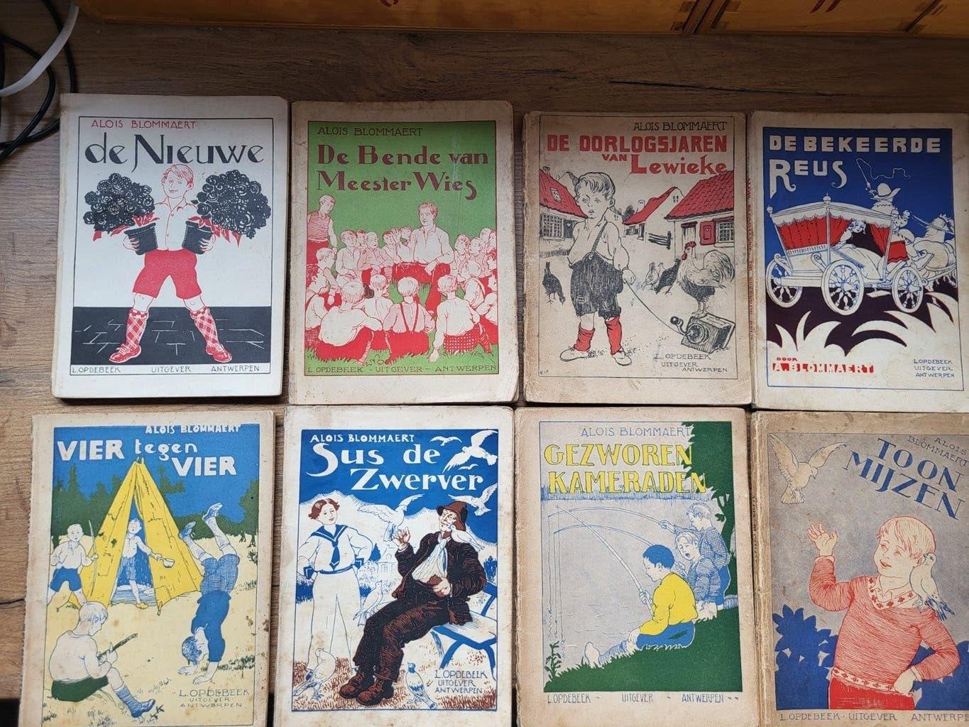 8 jeugdboekjes van Alois Blommaert - Opdebeek - E. Van Offel, Boeken, Ophalen of Verzenden, Gelezen