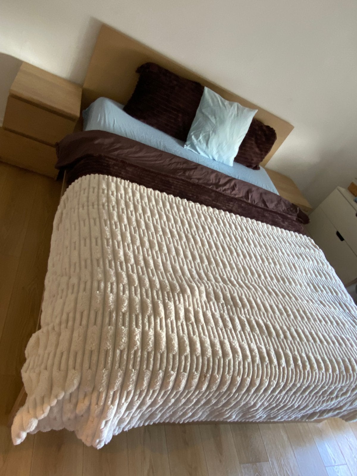 Slaapkamer bed lattenbodem matras en 2nachtkastjes, Huis en Inrichting, Ophalen, Zo goed als nieuw