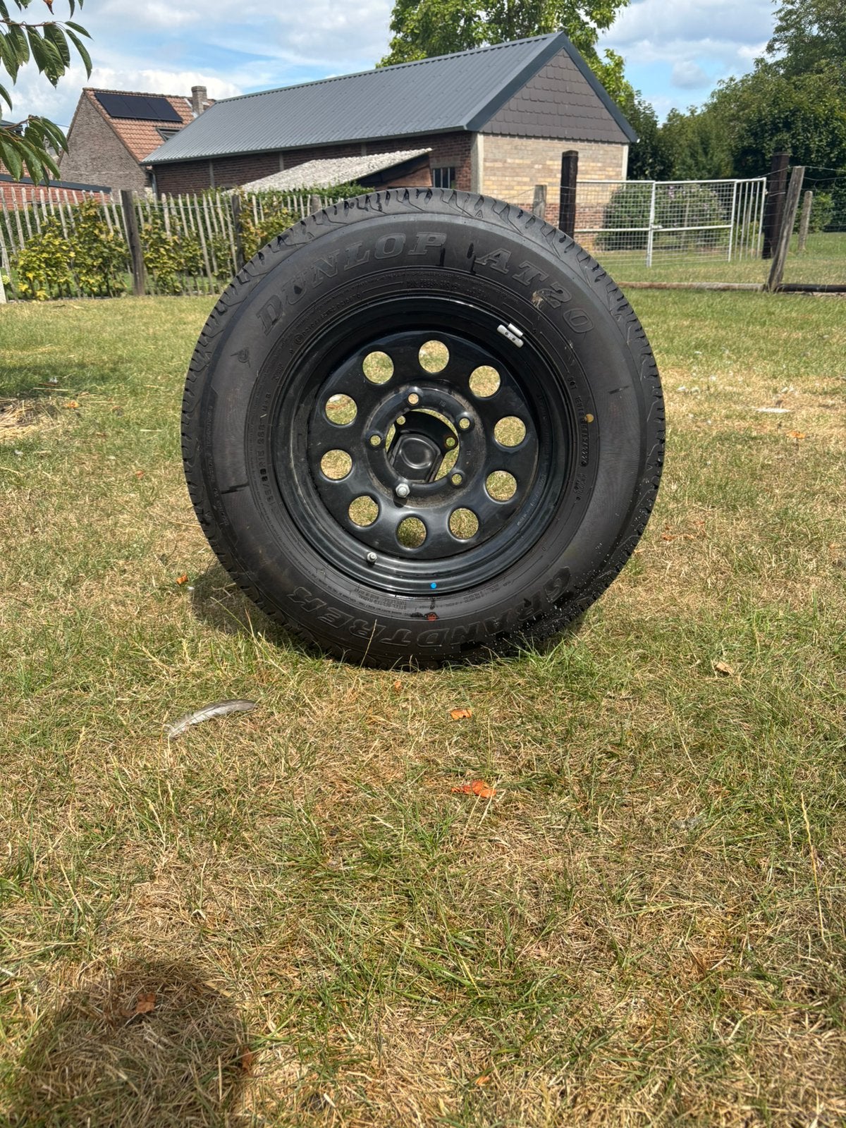 Wiel Suzuki Jimny, Motoren, Ophalen