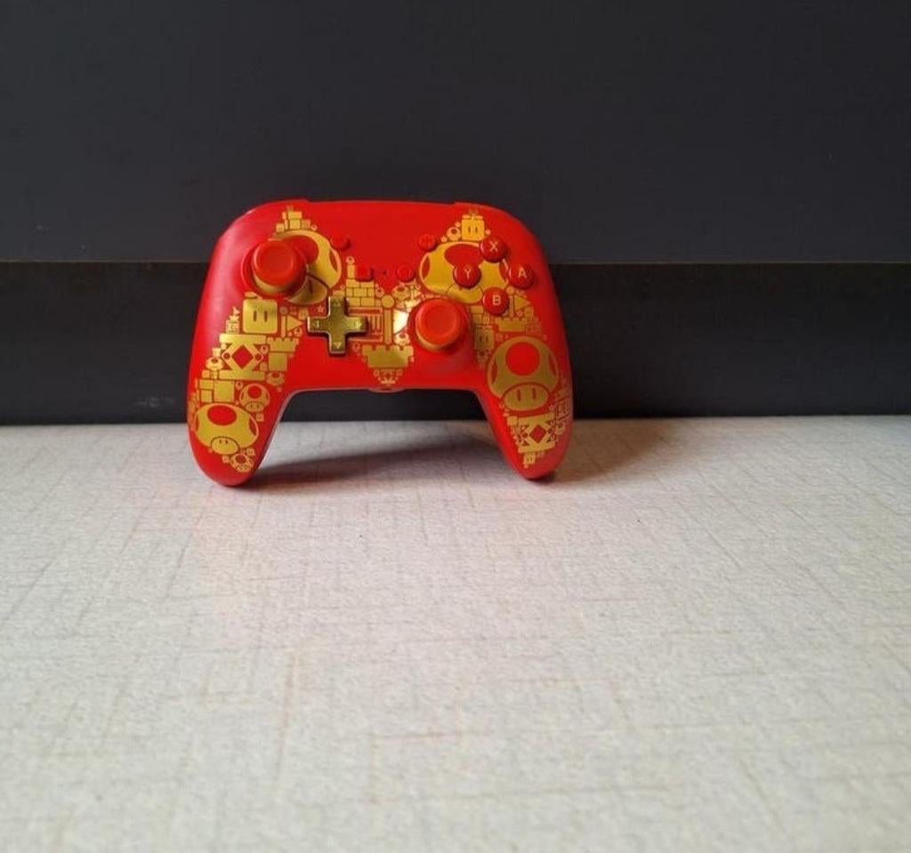 Nintendo controller Mario limited edition, Games en Spelcomputers, Spelcomputers | Nintendo Portables | Accessoires, Ophalen of Verzenden