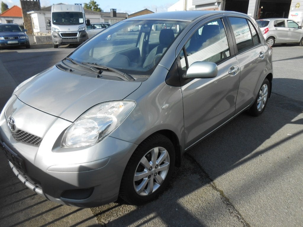 toyota yaris  2009 benz 2009 1.3 inject airco, Autos, Argent ou Gris, Boîte manuelle, Entretenue par le concessionnaire, https://public.car-pass.be/vhr/9136ab6b-8c49-48c2-9793-a9994e041e96