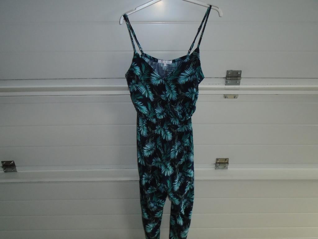 juimpsuits, Kleding | Dames, Jumpsuits, Lola & Liza, Maat 42/44 (L), Ophalen of Verzenden, Zo goed als nieuw