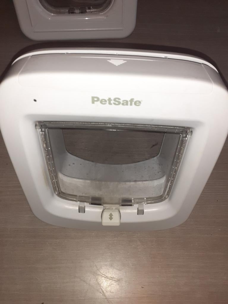 Automatisch Kattenluik met chip detectie, Ophalen