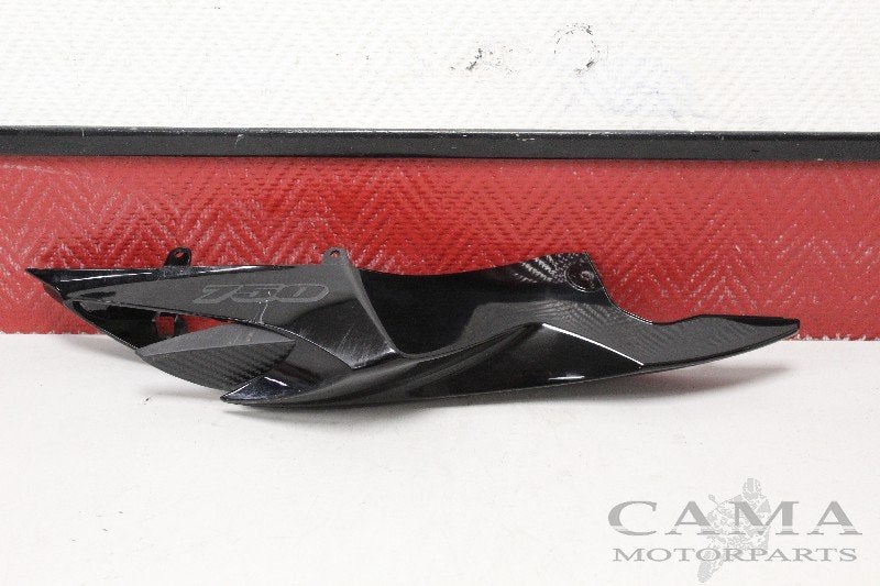QUEUE DE CARENAGE DROIT GSX R 750 2011-2015 (GSXR750 L1-L5), Dhr. S. di Majo, Utilisé, Info@cama-motorparts.nl, P.J. Troelstraweg 8 8
3144 CX  MAASSLUIS, NL