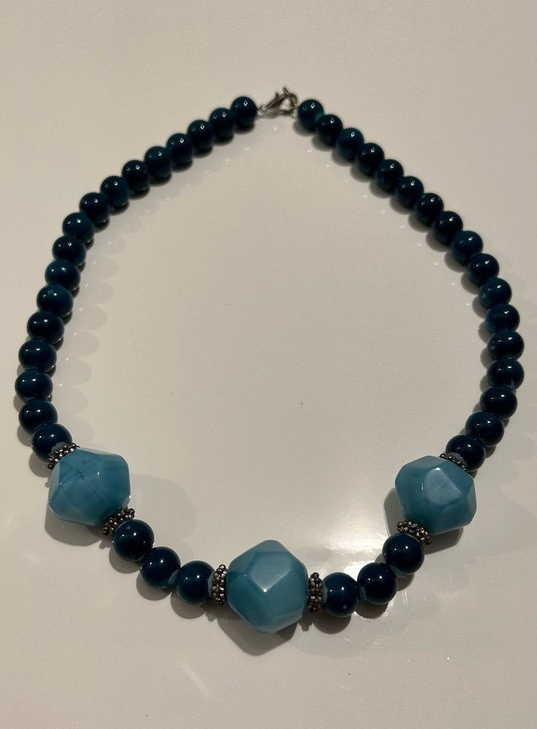 Blauwe ketting met kralen, Ophalen of Verzenden, Nieuw, Blauw
