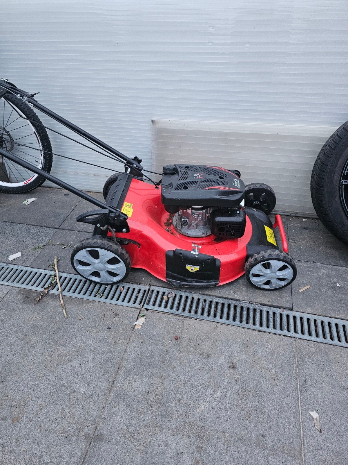 Grasmachine Simka, Ophalen