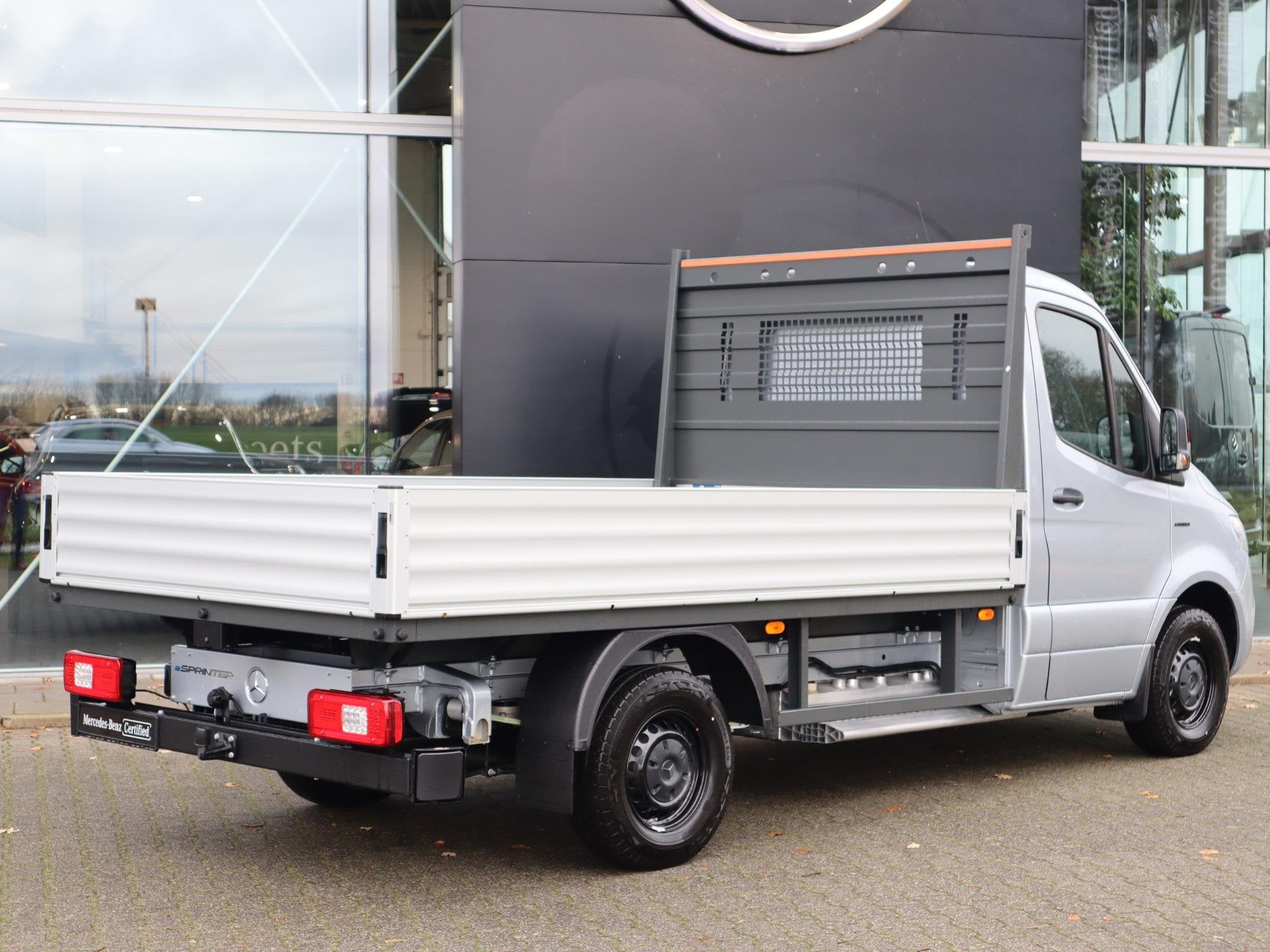 Mercedes-Benz eSprinter 320 L2 OPEN LAADBAK TREKHAAK, Autos, 81 kWh, Achat, Entreprise, Mercedes-Benz Certified