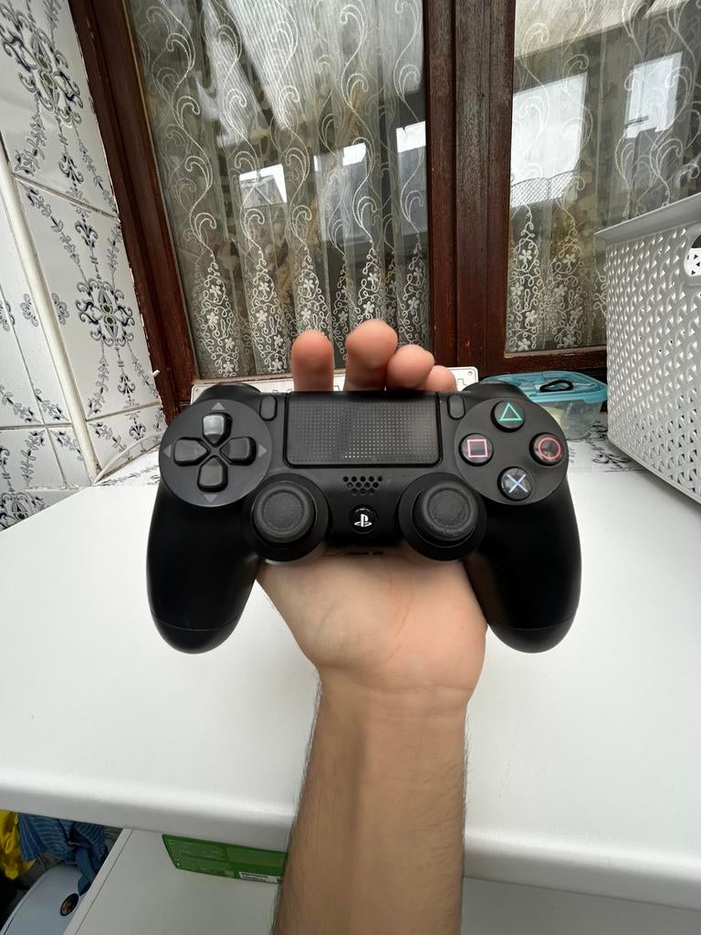 Manette PS4 noir 25€, Sans fil, Comme neuf, Enlèvement, PlayStation 4