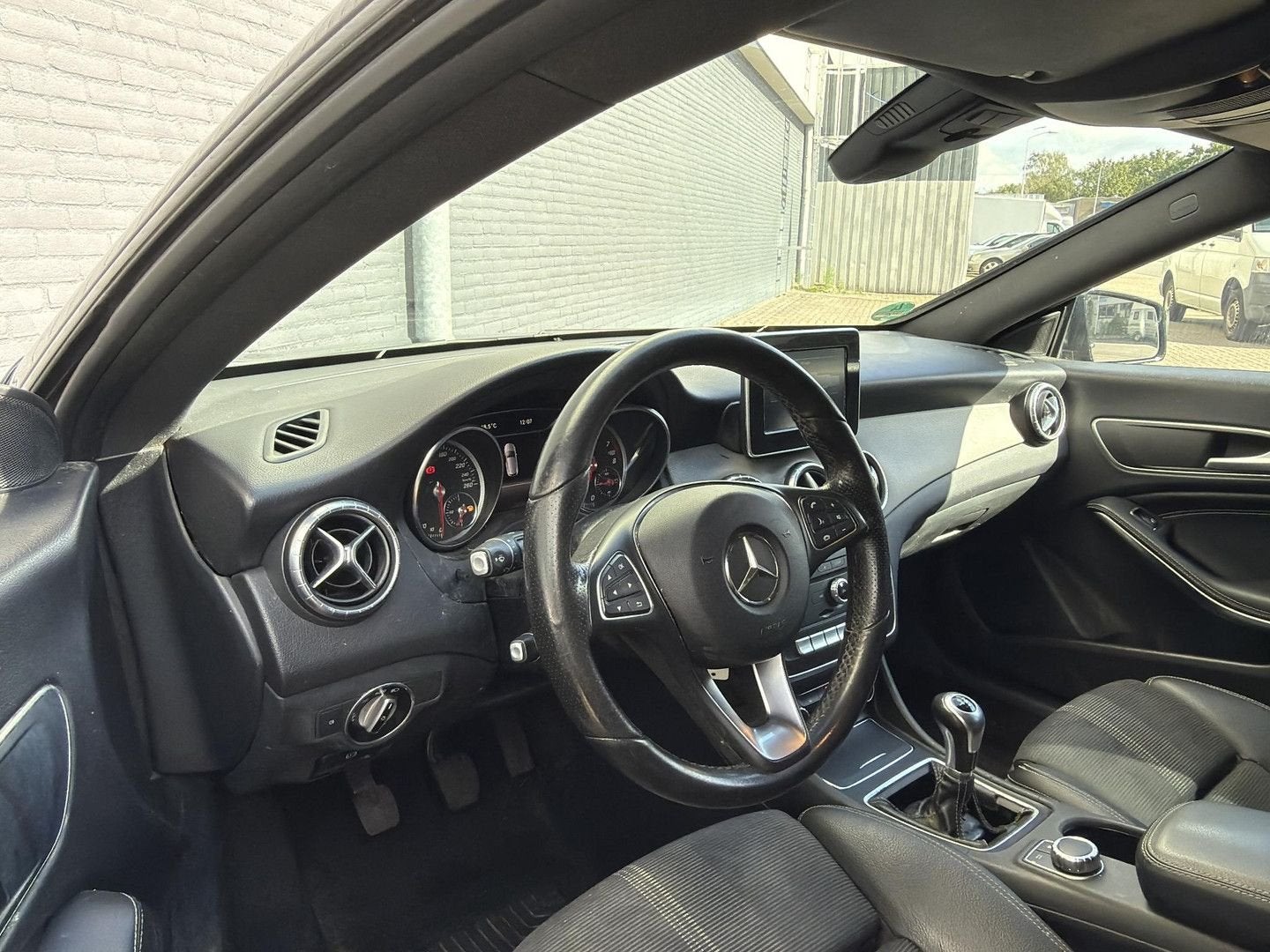 Mercedes-Benz CLA 180 Shooting Brake Lease Edition Plus | €, Auto's, CLA, Zwart, Navigatiesysteem, 134 g/km