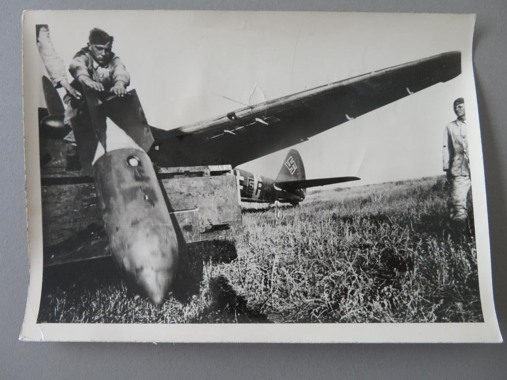 RAD helpt Luftwaffe inladen bommen aan het Oostfront 1942, Verzamelen, Militaria | Tweede Wereldoorlog, Ophalen of Verzenden, Luchtmacht
