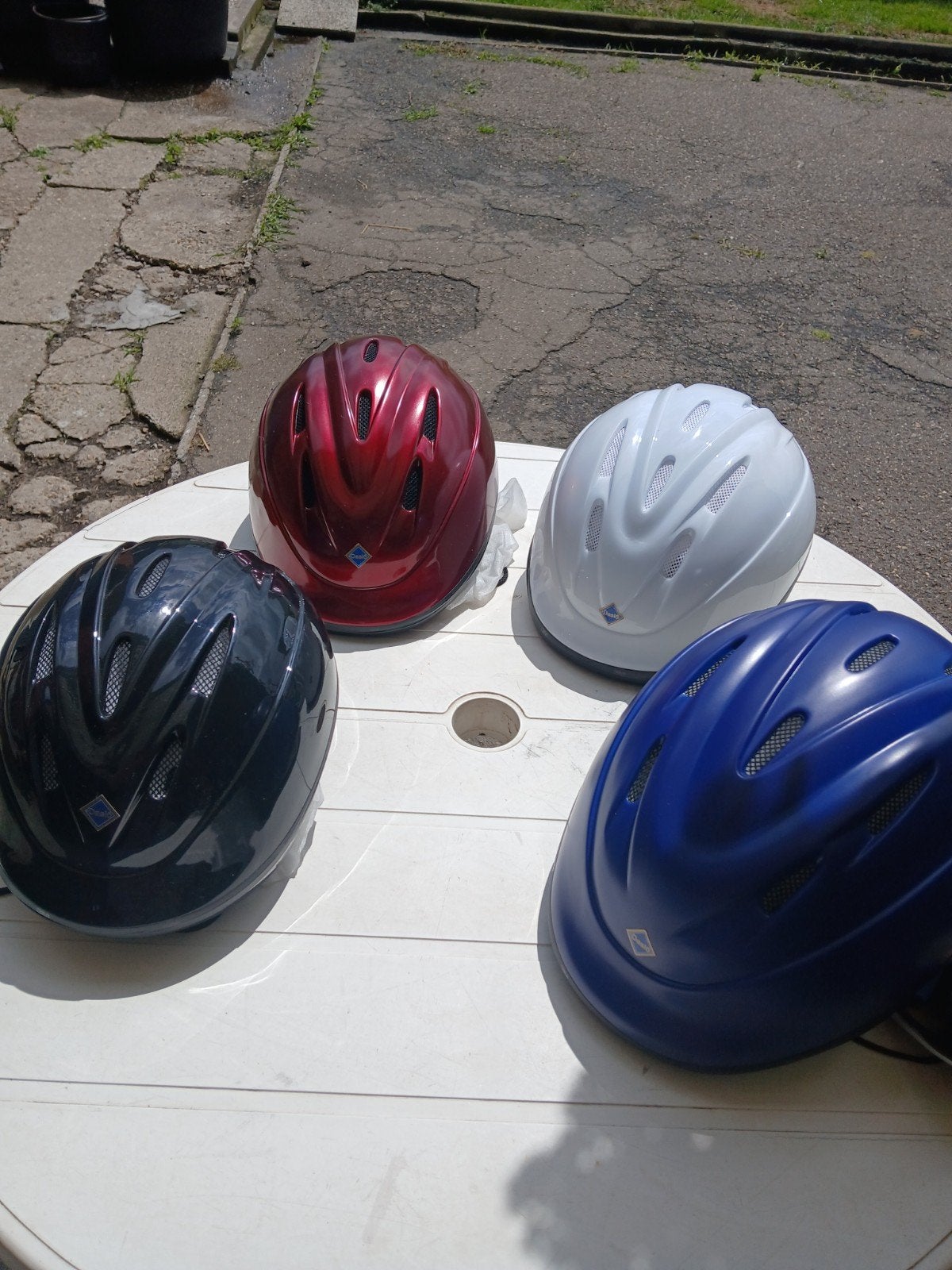 Casquette de cavalier, Enlèvement, Bleu