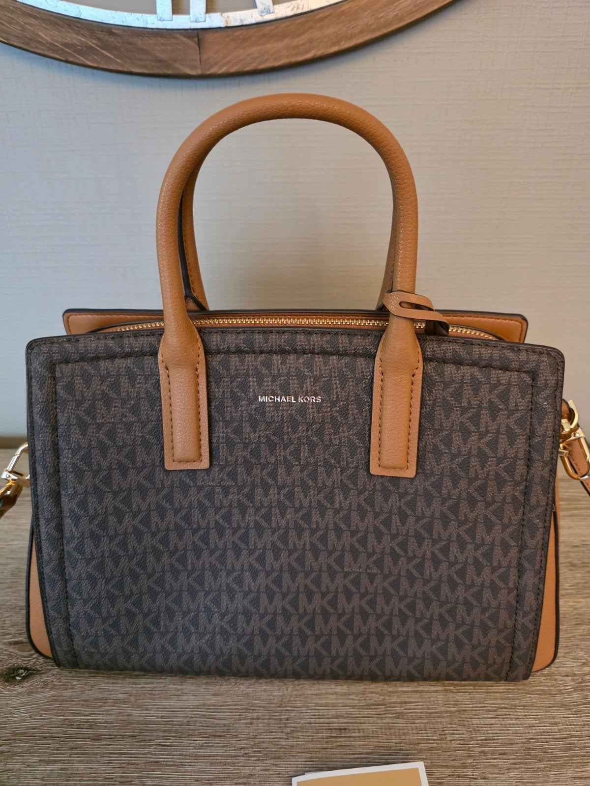 Michael Kors handtas Laila
Volledig nieuw
Nooit gebruikt gew, Ophalen, Handtas