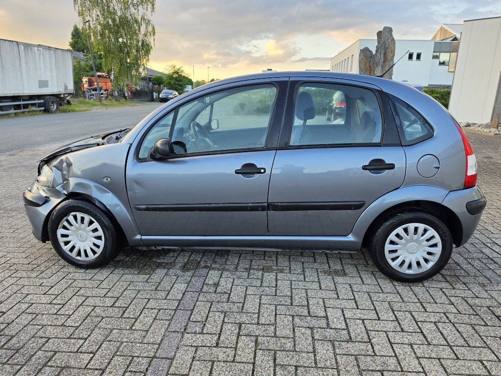 Citroën C3 accidentée : 143000 km, 1124 cm³, Achat, 140 g/km, 4 portes
