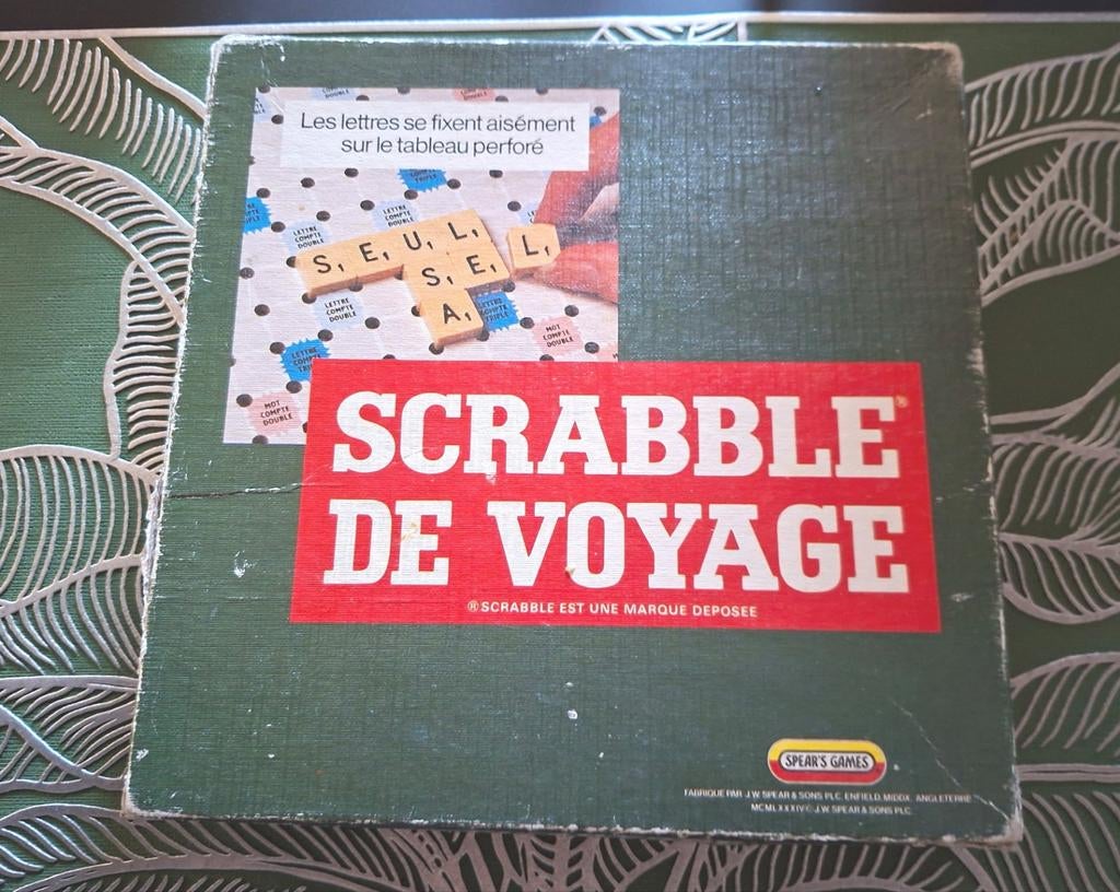 Scrabble de voyage complet