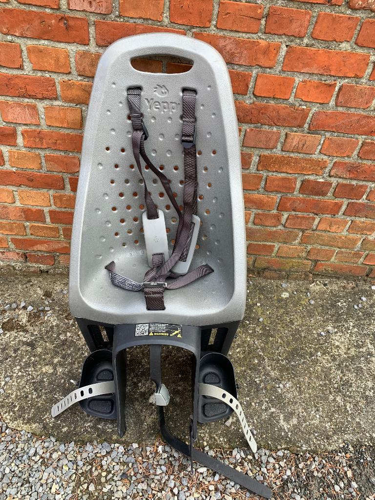 Fietsstoeltje achteraan, Fietsen en Brommers, Ophalen, Gebruikt, Achterzitje, Yepp (Thule)
