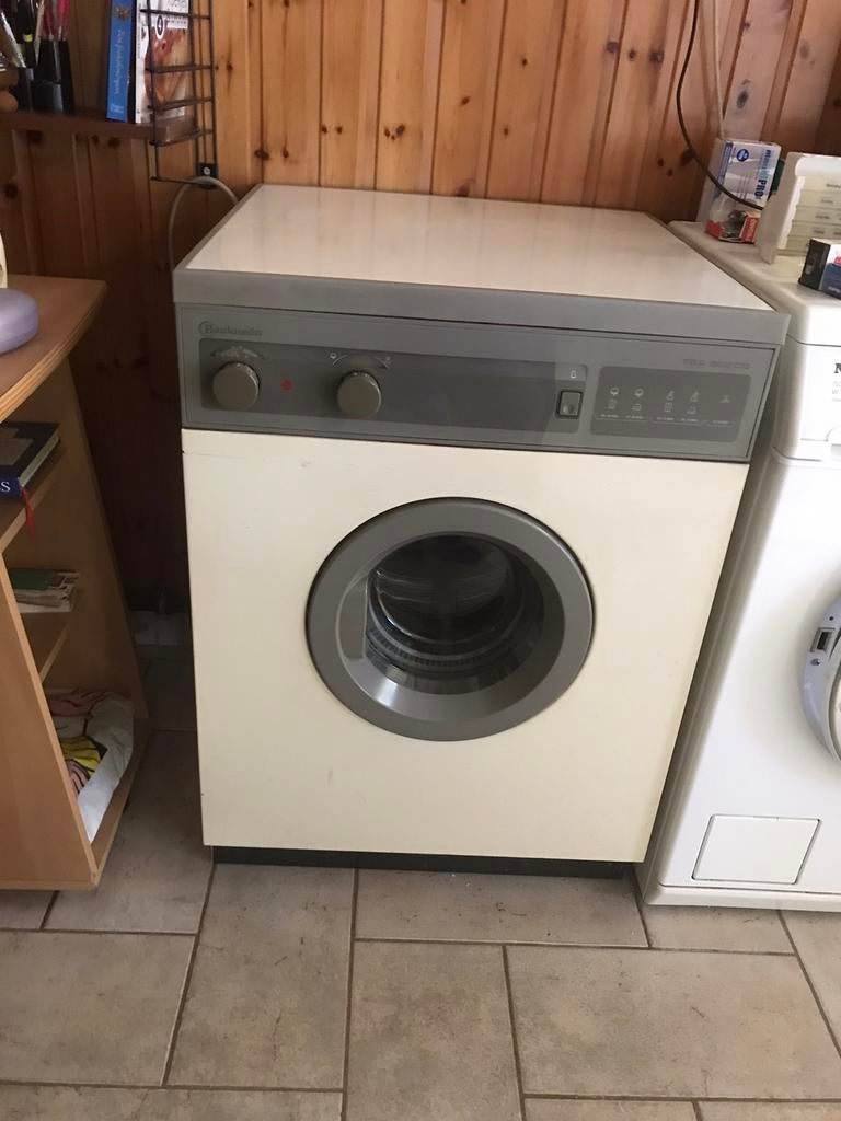 Droogkast Bauknecht, Ophalen, 6 tot 8 kg, 85 tot 90 cm, Minder dan 1200 toeren