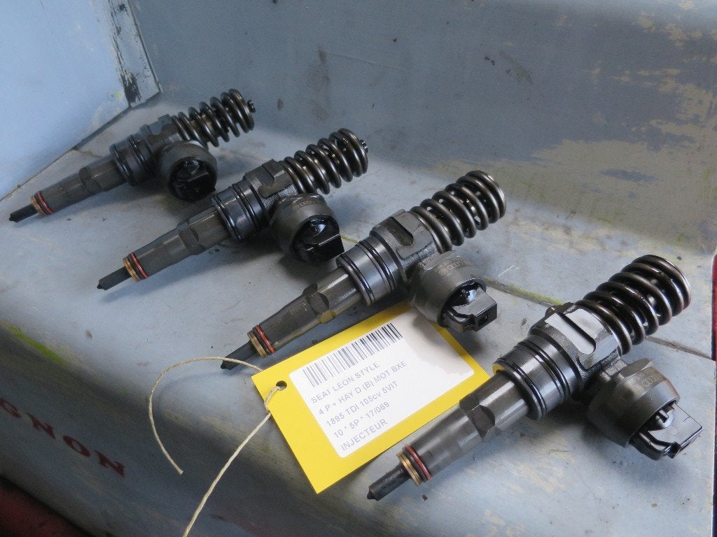 INJECTEUR Seat Leon (1P1) (038130073AG(BA)), Seat Deutschland GmbH, Service@seat.de, Utilisé, Seat