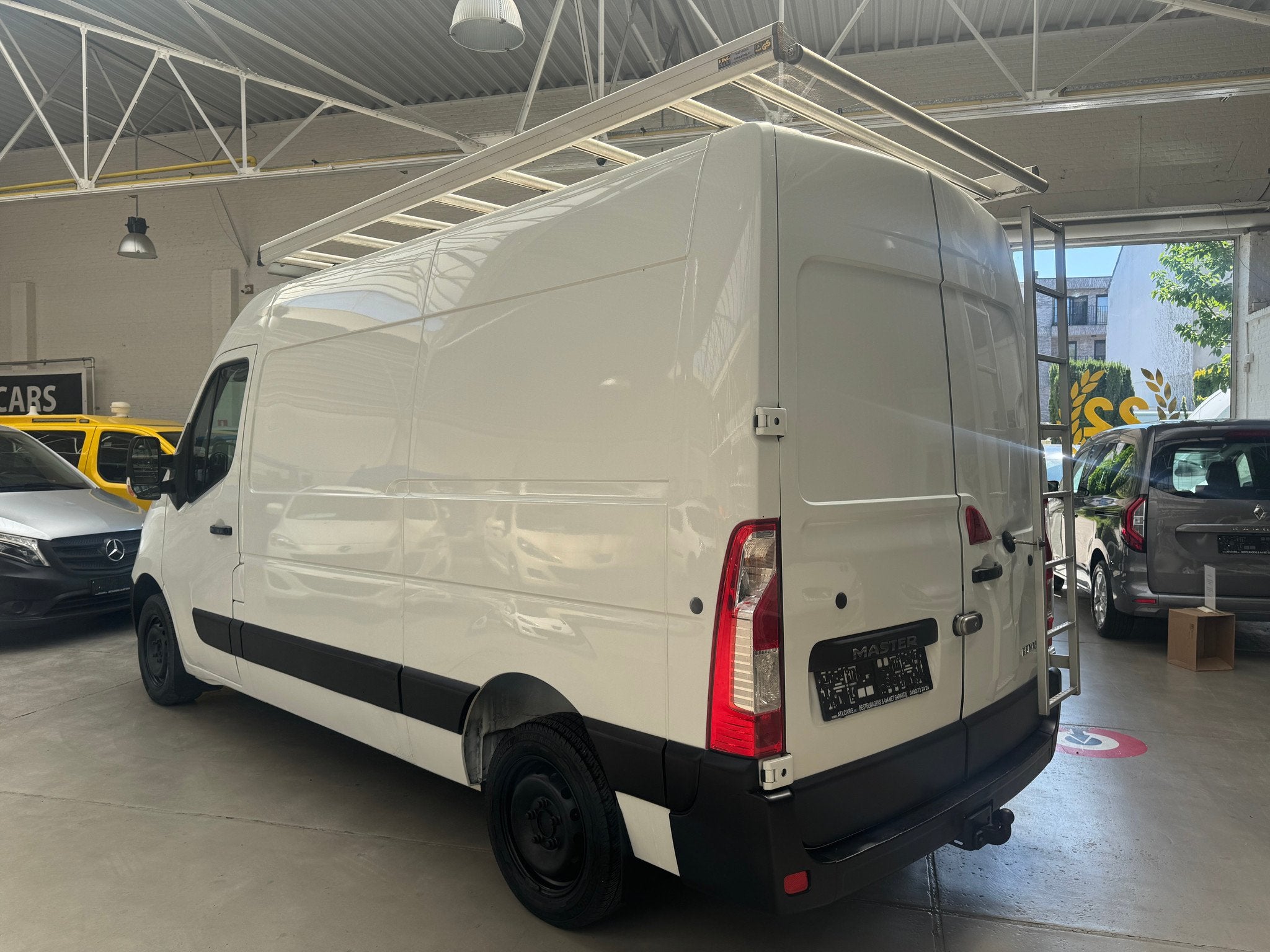 Renault Master 2.3 Diesel | Lichte vracht | EURO 5 | Trekhaa, Gebruikt, 4 cilinders, 136 pk, Bedrijf