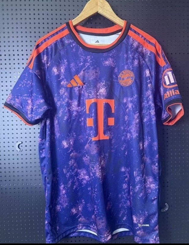 FC Bayern München Voetbal Uitshirt Origineel Nieuw 2026, Ophalen of Verzenden