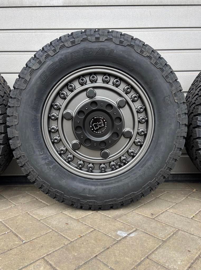 Mercedes Sprinter (4x4) Bandenset BlackRhino General Grabber, Ophalen, Band(en)