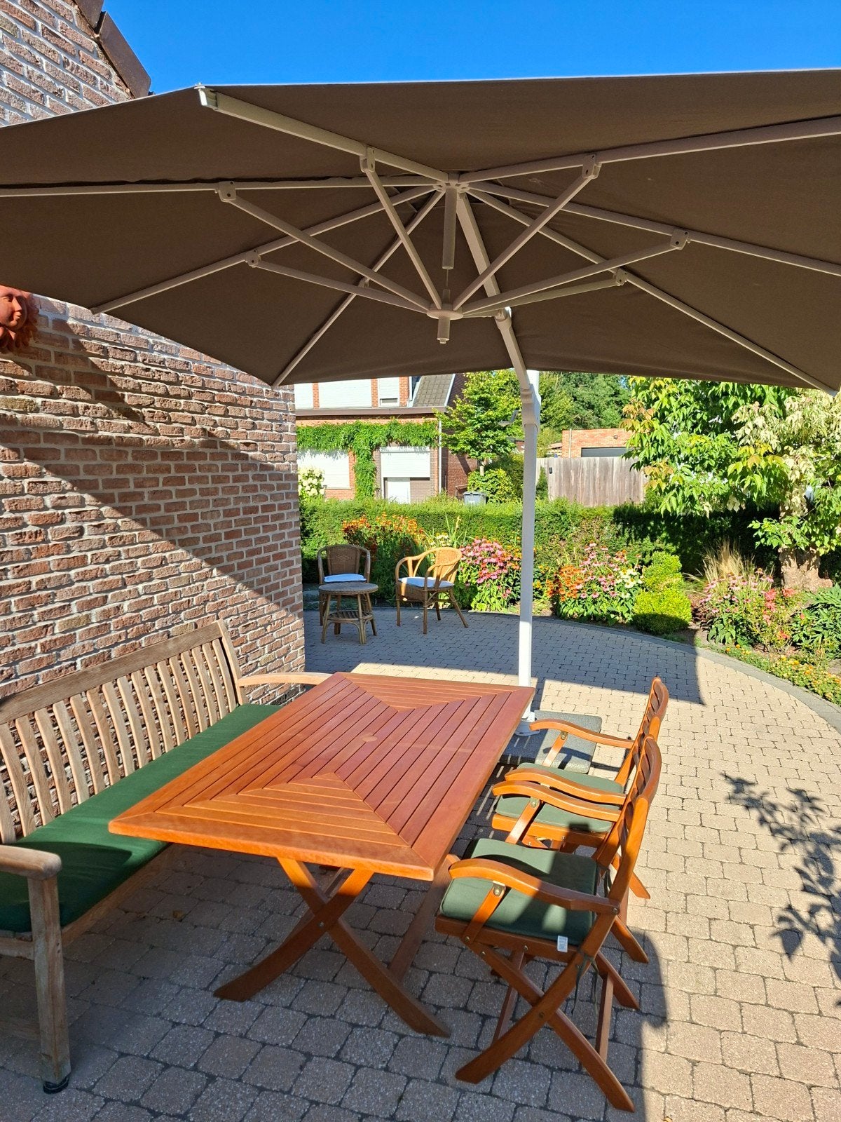 tafel,zitbank,4 stoelen,parasol, Tuin en Terras, Ophalen